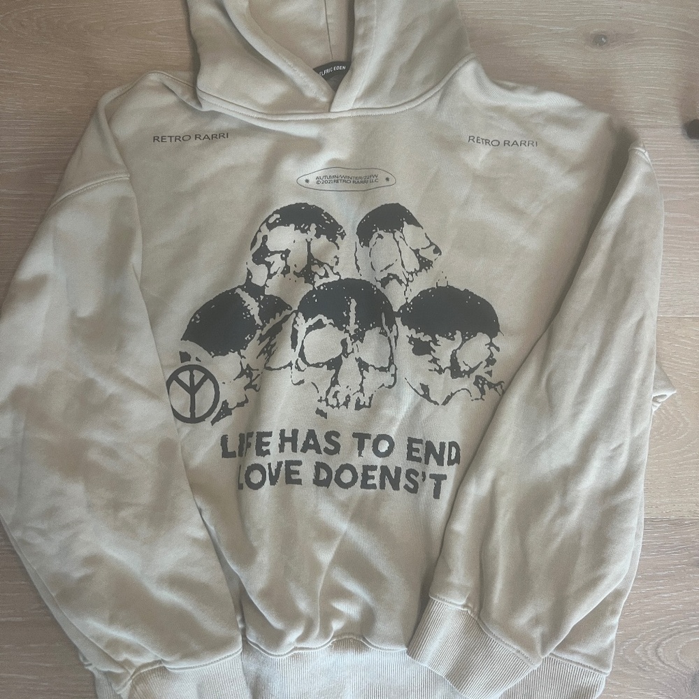 Aelfric Eden Size M Love Doesn't Sweatshirt